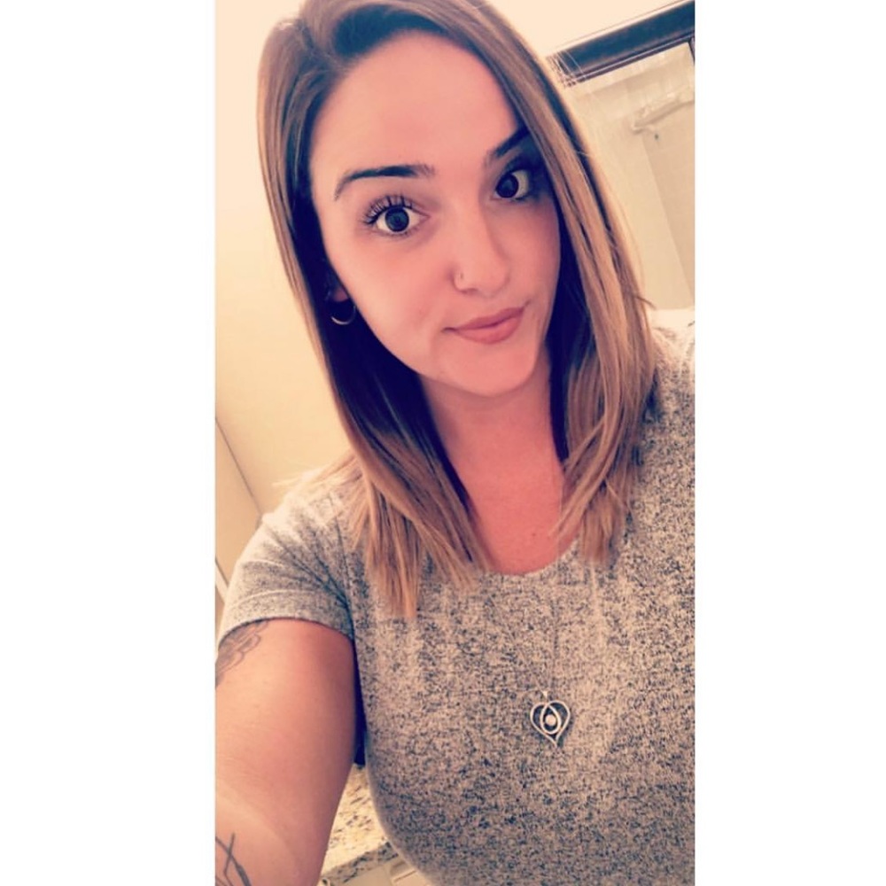 Meet your seller🎀